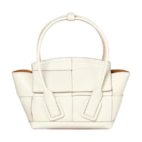  BV葆蝶家 22年秋冬 女士 手提包 ARCO 29手袋 600606VMAP19005 預(yù)定商品1-3周發(fā)貨