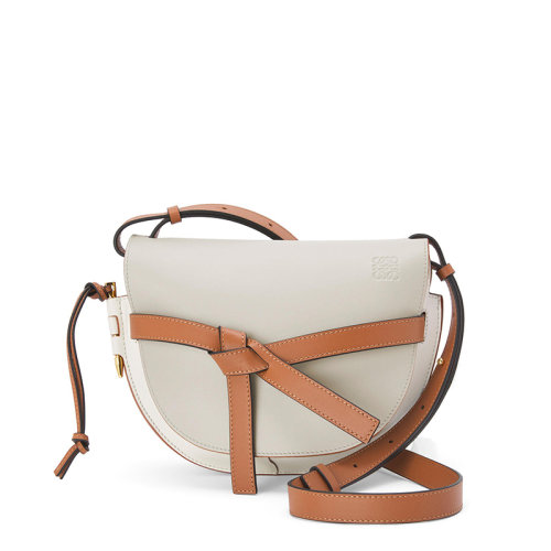 LOEWE/羅意威  Gate系列 女士小號(hào)幽靈白/淺幽靈白柔軟小牛皮徽標(biāo)印花可調(diào)節(jié)肩帶馬鞍包0010596518
