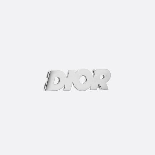  DIOR迪奧 22年秋冬 男士 掛飾 “DIOR”運動鞋吊飾 V0454HOMMT_D000 預定商品1-3周發(fā)貨
