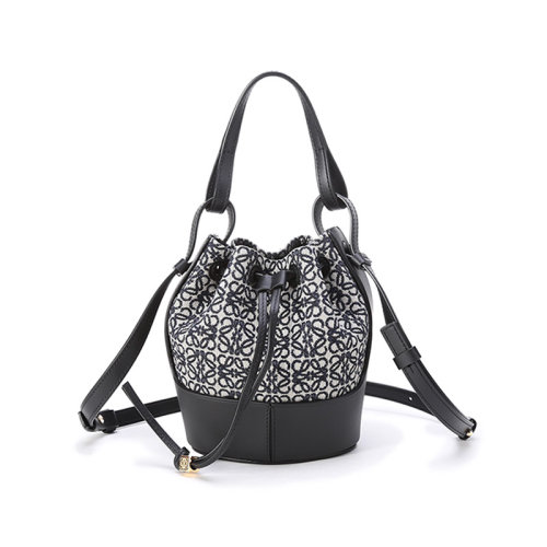 LOEWE/羅意威【22春夏新款】女士Balloon系列織物/牛皮革手提單肩斜挎包抽繩包水桶包 A710P18X07