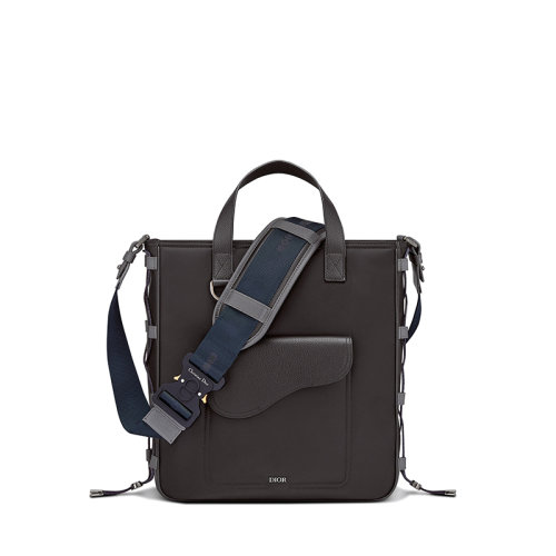 DIOR/迪奧 SADDLE系列  SACAI聯(lián)名男士黑色科技面料和粒面小牛皮手提肩背包1ADSH198USH_H15E