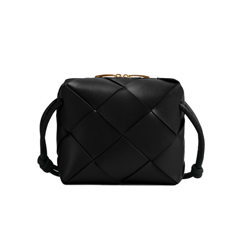 Bottega Veneta/葆蝶家 22新款 女士迷你黑色羔羊皮編織圖案拉鏈開合金色飾面單肩相機(jī)包701915VCQC28425