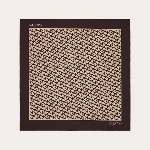  VALENTINO華倫天奴 22年秋冬 女士 圍巾 FOULARD TOILE ICONOGRAPHE EN SOIE 90?X?90 2W2EI1