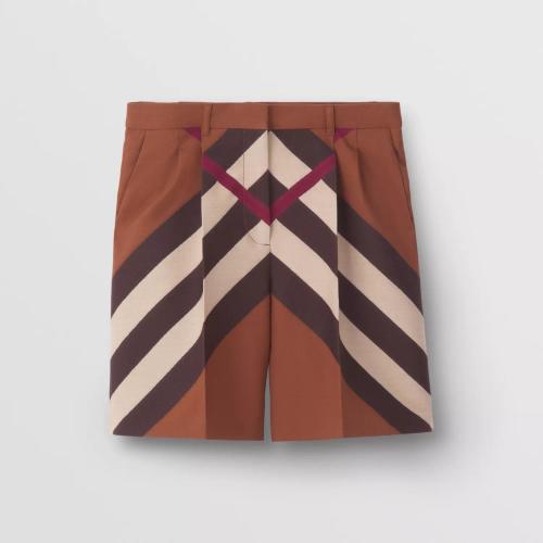  BURBERRY 22年秋冬 女士 V 形格紋羊毛提花量裁短褲 80553641