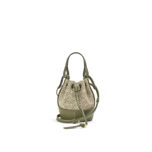  LOEWE羅意威 22年秋冬 女士 手提包 Mini Balloon bag in Anagram jacquard and calfskin A710