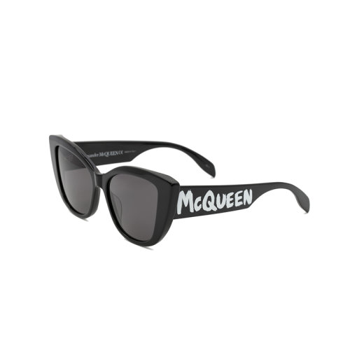 Alexander McQueen/亞歷山大麥昆 22年春夏新款 Graffiti系列 女士純煙灰色鏡片閃亮黑色醋酸纖維貓眼形太陽眼鏡墨鏡689641J07401053