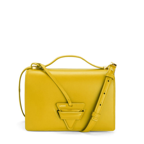 LOEWE/羅意威 20  Barcelona系列 女士赭色小牛皮徽標(biāo)三角搭扣單肩斜挎包0010594208