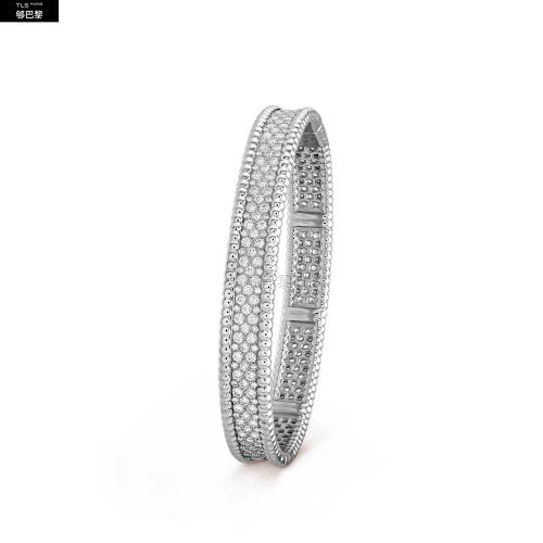  VCA梵克雅寶 22年秋冬 女士 手鐲 Perlee鉆石手鐲，3排鑲鉆設(shè)計，小號款式 VCARP5E700 預(yù)定商品2-8周發(fā)貨