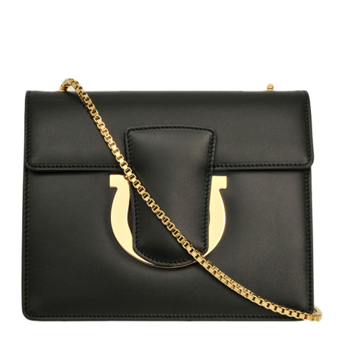 Salvatore Ferragamo/菲拉格慕 女士經(jīng)典黑色皮革馬蹄扣logo單肩手拿包女包 21-F893CALFNERO