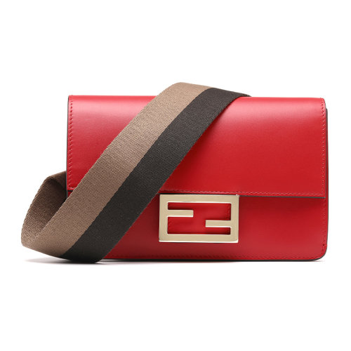 FENDI/芬迪21新品牛皮革翻蓋開合單肩包斜挎包8BS048AAIW