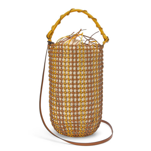 LOEWE/羅意威  Bucket Mesh系列 女士棕褐色/黃色編織網(wǎng)眼小牛皮可拆卸肩帶水桶單肩斜挎包0010574986