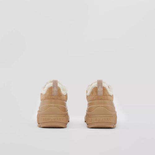  BURBERRY 22年秋冬 女士 麂皮拼毛羊皮 Arthur 運(yùn)動(dòng)鞋 80588681