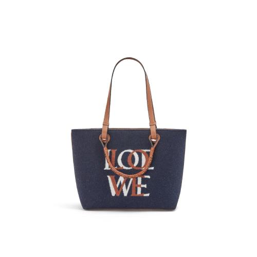  LOEWE羅意威 22年秋冬 女士 手提包 Love Small Anagram Tote in wool and calfskin A717S72X1