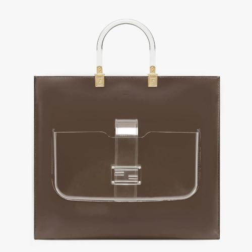  FENDI芬迪 22年秋冬 女士 手提包 深棕色皮革手提袋，飾Baguette口袋 8BH402AMD5F1JCN