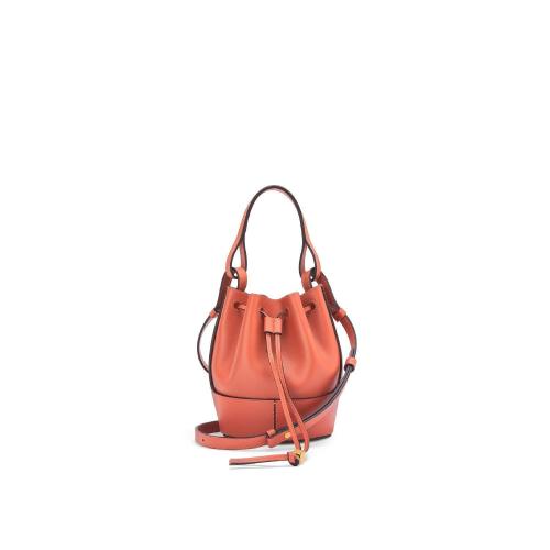  LOEWE羅意威 22年秋冬 女士 單肩包 Mini Balloon bag in nappa calfskin A710P18X01-9947