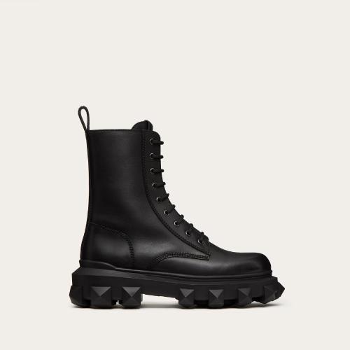  VALENTINO華倫天奴 22年秋冬 男士 短靴 Rangers Trackstud en veau XY2S0F24JYC0NO