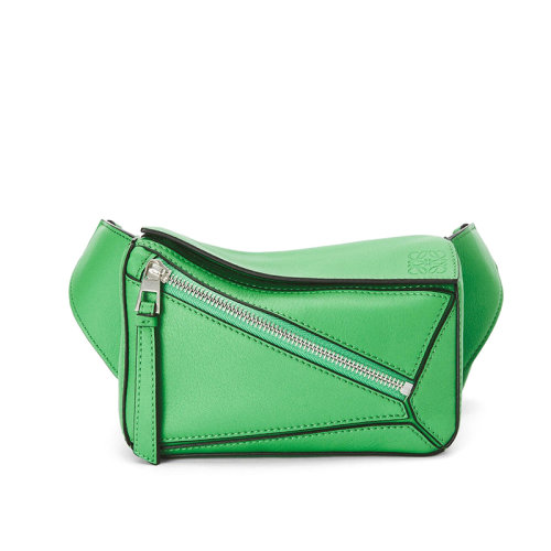 LOEWE/羅意威 22春夏新款Puzzle系列 男士綠蘋果色經典小牛皮斜挎腰包0010651347