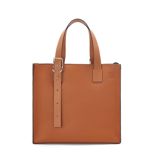 LOEWE/羅意威 BuckleZip系列 男士棕褐色柔軟粒面小牛皮搭扣拉鏈手提包0010651404