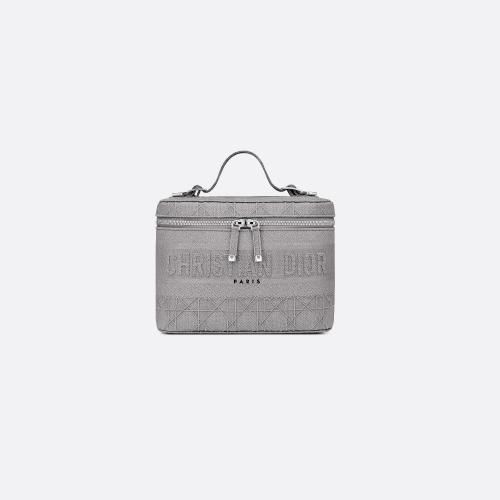  DIOR迪奧 22年秋冬 女士 手拿包 DiorTravel Vanity 手袋 S5480VREY_M950 預(yù)定商品1-3周發(fā)貨