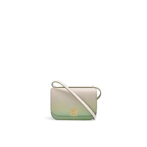 LOEWE羅意威 22年秋冬 女士 單肩包 Small Goya bag in degrade silk calfskin A896N09X09-647