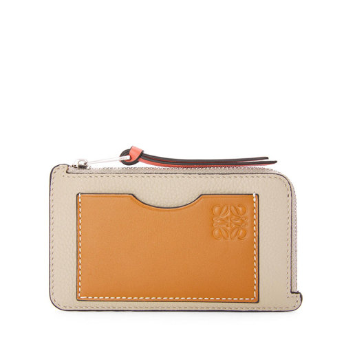 LOEWE/羅意威  女士淺燕麥色/蜂蜜色柔軟粒面小牛皮徽標(biāo)卡包0010526242