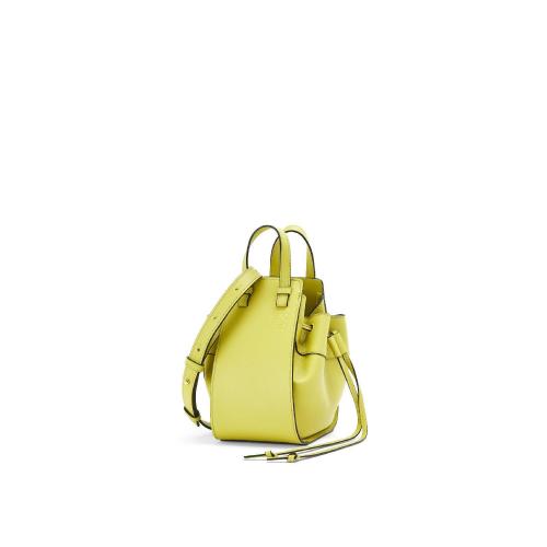 LOEWE羅意威 22年秋冬 女士 收納包 Mini Hammock drawstring in classic calfskin 314.30.V07
