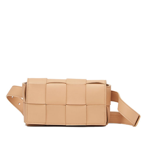 Bottega Veneta/葆蝶家 22春夏新款BELT CASSETTE系列 女士杏仁色羊皮Intreccio雙面編織斜挎包腰包668572VMAY12700