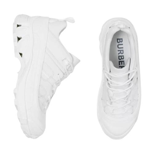  BURBERRY 22年秋冬 女士 皮革 Arthur 運(yùn)動(dòng)鞋 80372461 預(yù)定商品1-3周發(fā)貨