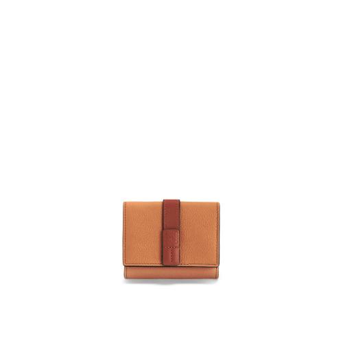  LOEWE羅意威 22年秋冬 女士 錢包 Trifold wallet in soft grained calfskin C660TR2X01-3639