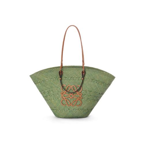  LOEWE羅意威 22年秋冬 女士 手提包 Large Anagram Basket bag in iraca palm and calfskin A2
