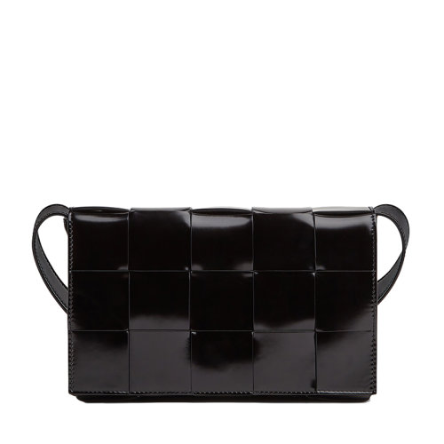 Bottega Veneta/葆蝶家 22春夏新款CASSETTE系列 女士黑色雙面正交編織小牛皮斜挎單肩豆腐包578004V1EP38425