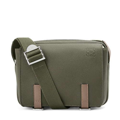 LOEWE/羅意威 XSMilitary系列 男士卡其綠色軟粒面小牛皮斜挎包0010640902