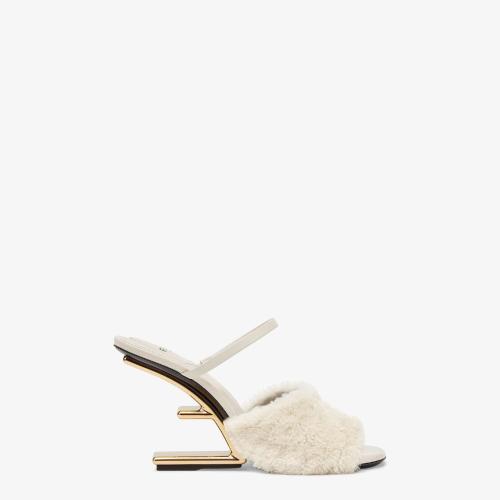  FENDI芬迪 22年春夏 女士 高跟鞋 白色羊皮高跟涼鞋 8R8212AHGJF0CA4