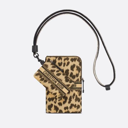  DIOR迪奧 22年秋冬 女士 錢包 Pochette multifonction DiorTravel S5494SLNC_M1M7 預(yù)定商品1-3周發(fā)貨