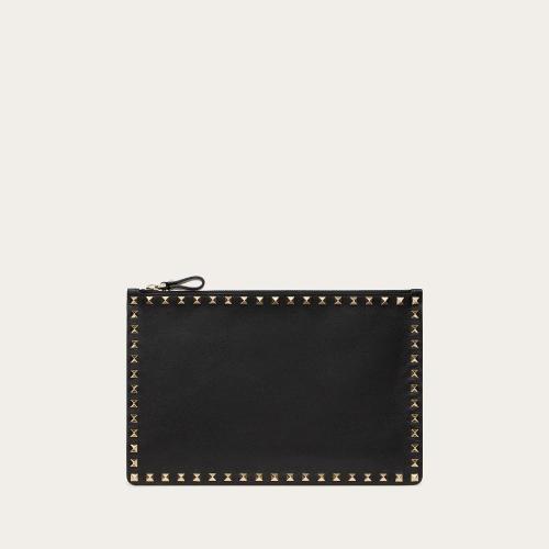  VALENTINO華倫天奴 22年春夏 女士 手拿包 PO*w*CHETTE ROCKSTUD EN VEAU WW2P0269BOL0N*w* 預(yù)定商品1-3周發(fā)貨