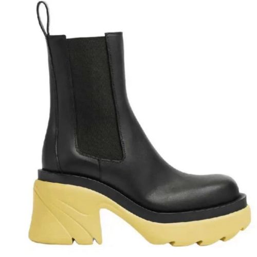 Bottega Veneta/葆蝶家  時(shí)尚百搭網(wǎng)紅女士短靴667148VBS501482【主推】