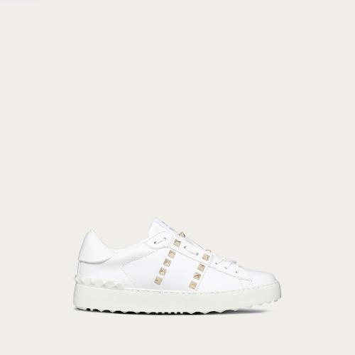  VALENTINO華倫天奴 22年春夏 女士 休閑運動鞋 ROCKSTUD UNTITLED 小牛皮鉚釘運動鞋 ZW2S0A01B 預(yù)定商品1-3周發(fā)貨