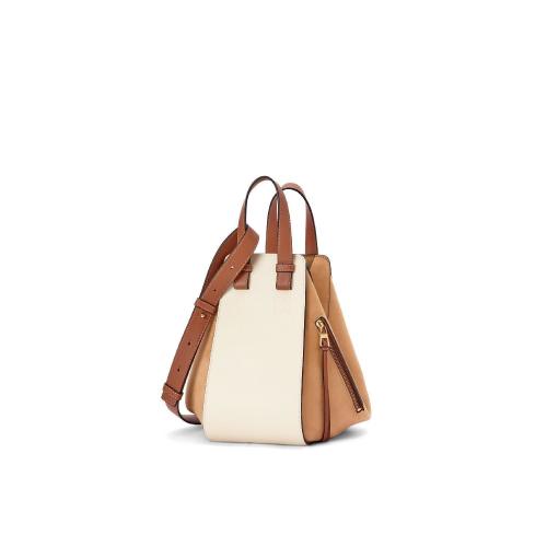  LOEWE羅意威 22年秋冬 女士 單肩包 Small Hammock bag in classic calfskin and suede A538S3