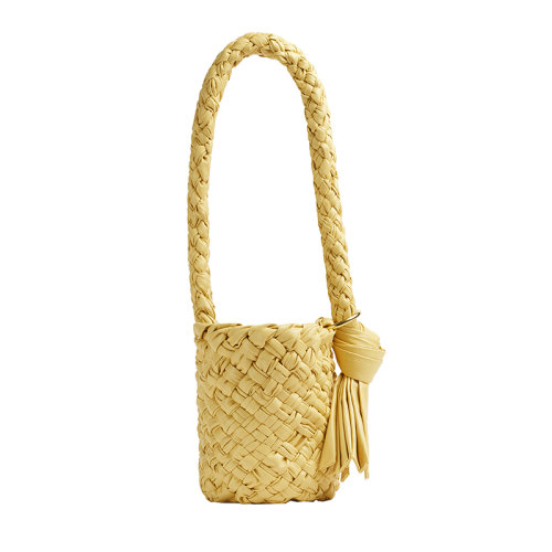 Bottega Veneta/葆蝶家 22新款 女士黃油色小牛皮Intreccio圖案褶皺皮革金屬環(huán)打結(jié)滑動肩帶黃銅飾面單肩手提包715021V2BJ09326