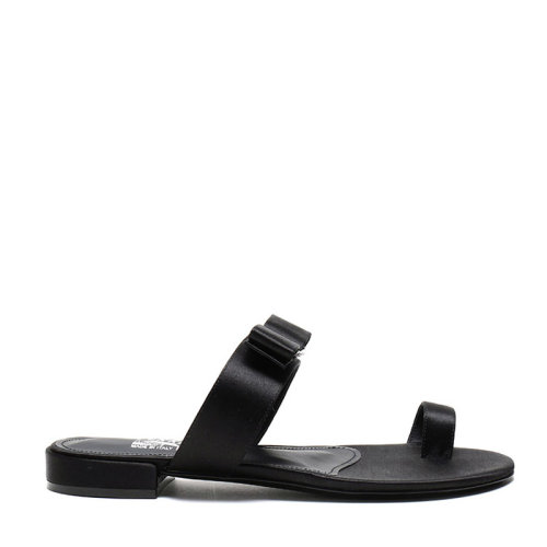 SalvatoreFerragamo/菲拉格慕女士黑色織物VARA蝴蝶結(jié)平底涼鞋拖鞋07246837.5碼C