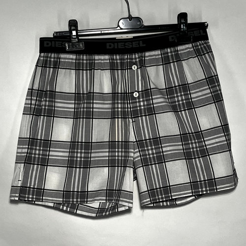 DIESEL/迪賽  男士短褲黑白格子180/86（瑕疵折扣）