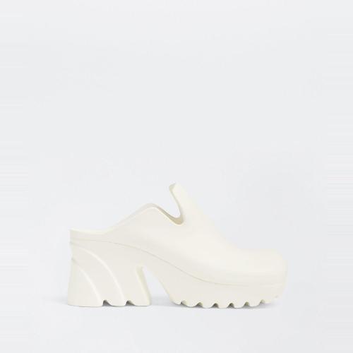  BV葆蝶家    女士 高跟涼鞋 rubber flash 667153V11T09083 預(yù)定商品1-3周發(fā)貨