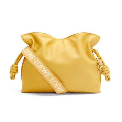 LOEWE/羅意威 23春夏新款 Flamenco系列 女士淡黃釉納帕小牛皮配同色金屬配件提花表帶瓷兔子吊飾拉繩收緊單肩斜挎手拿包A411FC1X83-8762