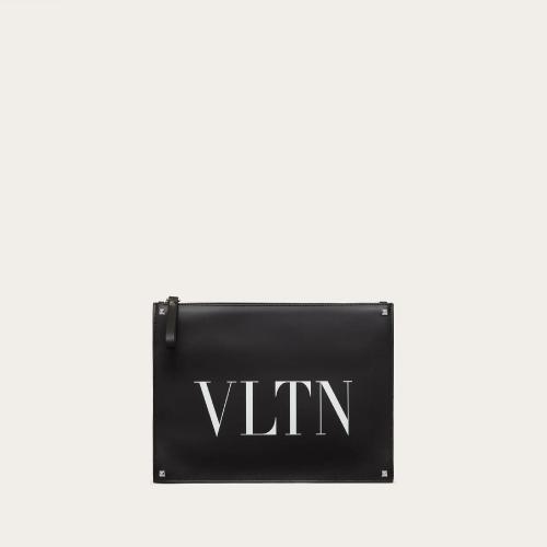  VALENTINO華倫天奴 22年秋冬 男士 手拿包 Pochette VLTN en cuir 1Y2B0692WJW0NI