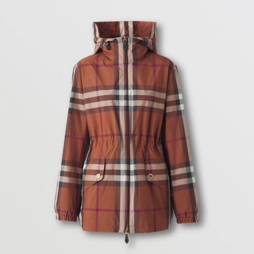  BURBERRY 22年秋冬 女士 輕盈短款格紋風(fēng)雪大衣 80554411