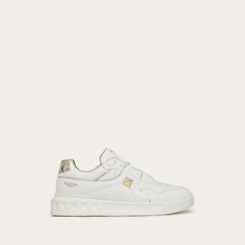  VALENTINO華倫天奴 22年秋冬 男士 休閑運動鞋 Sneakers basses ONE STUD en nappa 1Y2S0E71RU