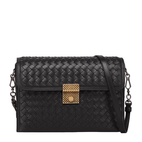 Bottega Veneta/葆蝶家  /INTRECCIATO系列女士黑色羊皮編制小號郵差包時尚翻蓋單肩斜挎包黑色