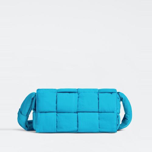  BV葆蝶家 22年秋冬 男士 單肩包 padded tech cassette 628951VBO814617