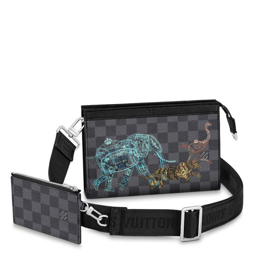 Louis Vuitton/路易威登 經(jīng)典款GASTON WEARABLE WALLET系列 男士黑色棋盤格帆布飾彩色印章風(fēng)格動(dòng)物印花銀扣配可拆卸小袋單肩斜挎包N64608
