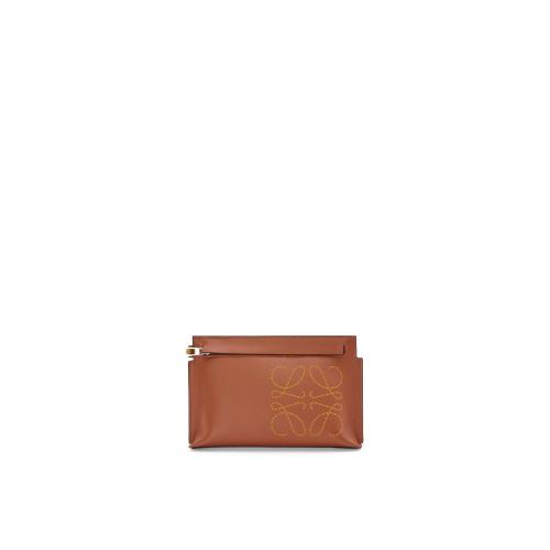  LOEWE羅意威 22年秋冬 女士 手拿包 Mini T Pouch in classic calfskin C500M38X01-7658